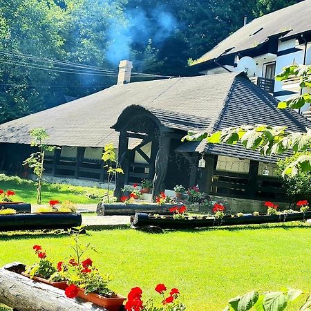 Casa Octavian Otel Sucevita Dış mekan fotoğraf