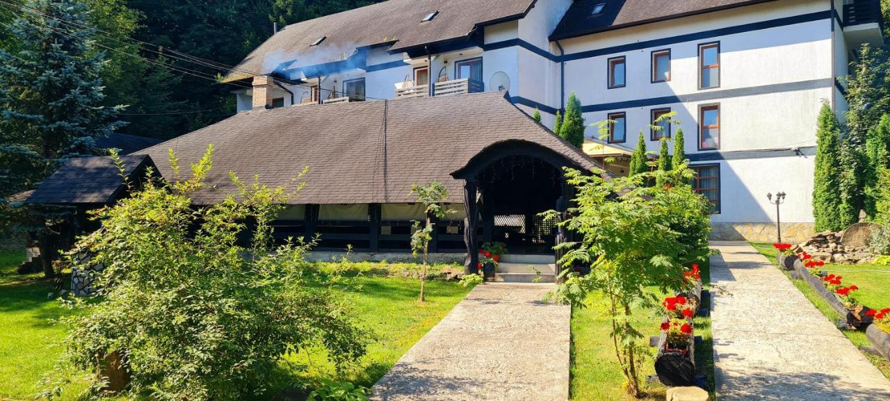 Casa Octavian Otel Sucevita Dış mekan fotoğraf
