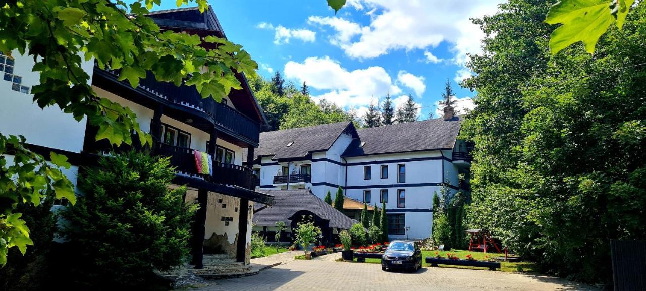 Casa Octavian Otel Sucevita Dış mekan fotoğraf