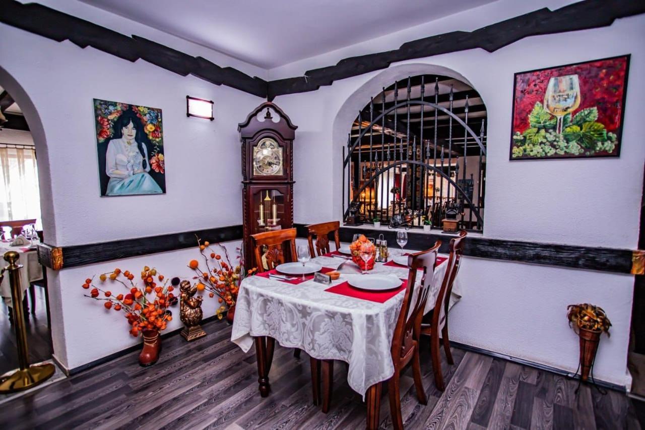 Casa Octavian Otel Sucevita Dış mekan fotoğraf