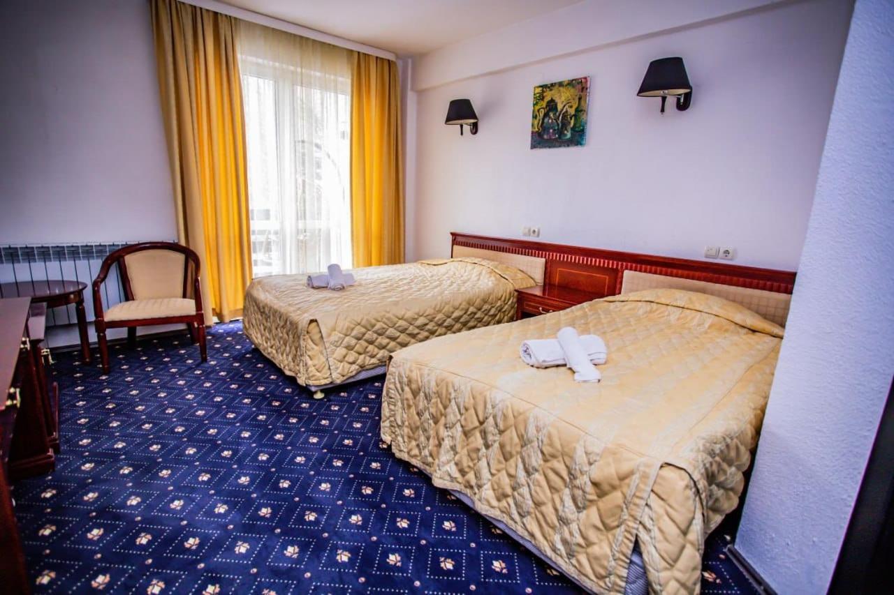 Casa Octavian Otel Sucevita Dış mekan fotoğraf